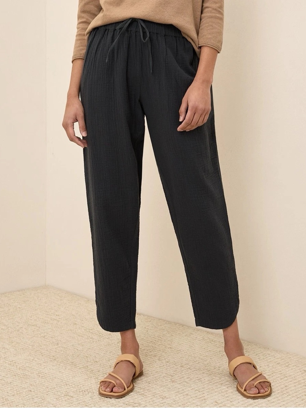 Pact Women's Coastal Double Gauze Black Tapered Pull-On Pants Medium